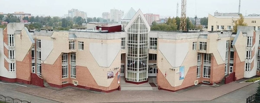 Фотография школы.